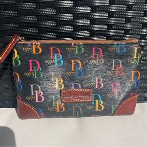 Dooney & Bourke DB75 Sparkle Signature Cosmetic Case Makeup Black Multi